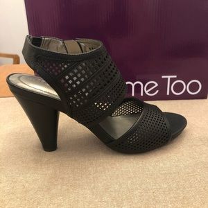 BNIB MeToo Dixie Black Leather Laser Cut Cone Heel Sandals - 7.5M